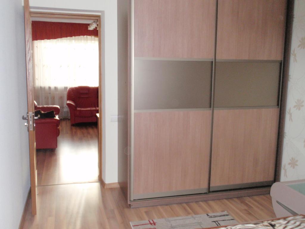 Central Cietoksna Street Apartment داوُجافبيلسْ الغرفة الصورة